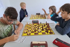 Šachové soustředění v Horním Bradle - 5. kolo táborového turnaje [30. 8. 2024]